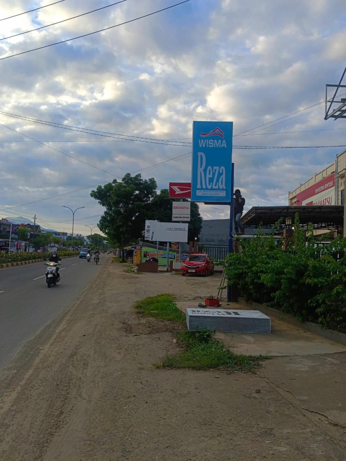 Motel Wisma Reza Palopo Exteriér fotografie
